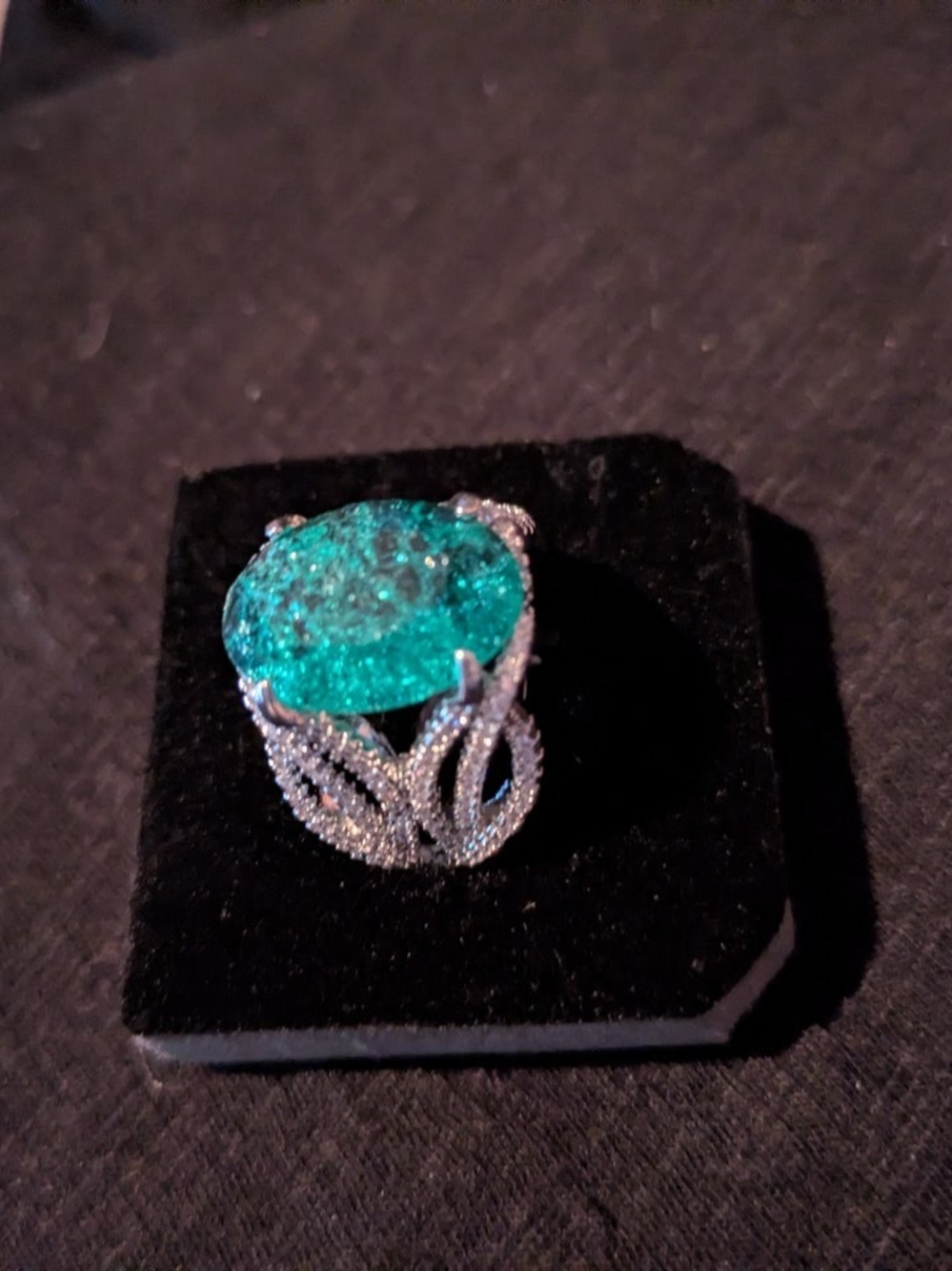 Silver Leaf Band Ring with Emerald Green Resin Stone